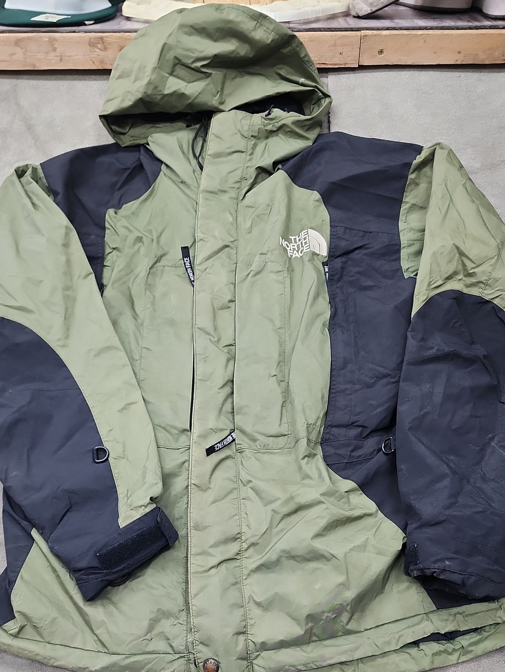 Vtg The North Face Gore-Tex Mountain Light Jacket
